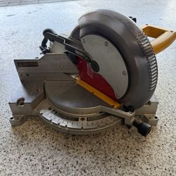 Dewalt 12” Compound Miter Saw