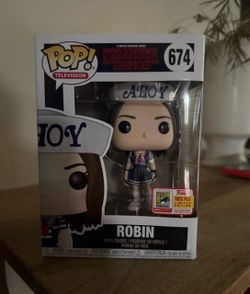 Funko Pop Robin Stranger Things #674 SDCC Limited Edition
