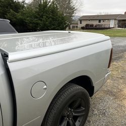 LUX Tonneau Cover From Undercover - Truck Bed Cover