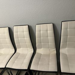  Chairs 