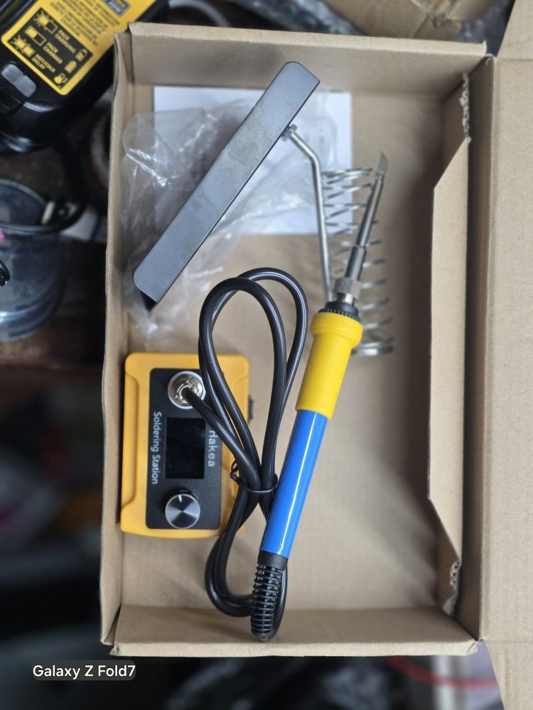 Soldering Iron Use 20 Dewalt Battery