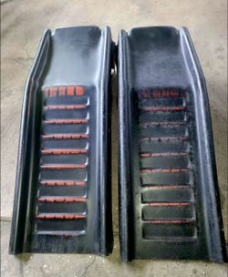 Heavy duty solid steel car ramps