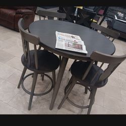 *Summer Closeout Sale!!!*---Charming Sorrento Dining Table Sets W/4 Chairs---Delivery And Financing Available😎