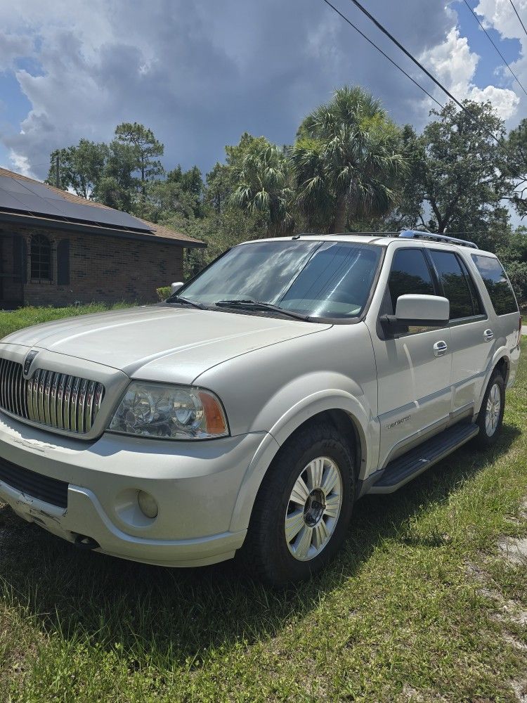 2004 Lincoln Navigator