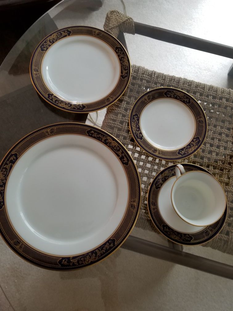 Legacy by Noritake Service for 12 Fine China Set