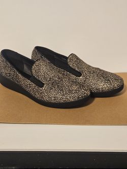 The FitFlop Black Mix Calf Hair Slip On Sz 7½ Loafers Wedge Flats
