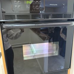 Title: Frigidaire 30” Black Built-In Electric Single Wall Oven - Self-Clean, Digital Controls, Works Grea