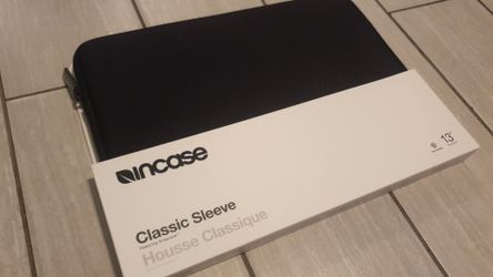 13" Incase sleeve for Laptop or Notebook! Macbook!