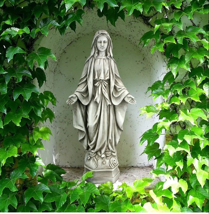 Garden Decoration Display, Immaculate Virgen Mary, Indoor and Outdoor, Retired, Brand New.