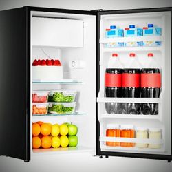 "❄️HISENSE REFRIGERATOR Like New"