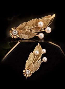 Antique Gold Leaf Brooch with Pearls and Crystal