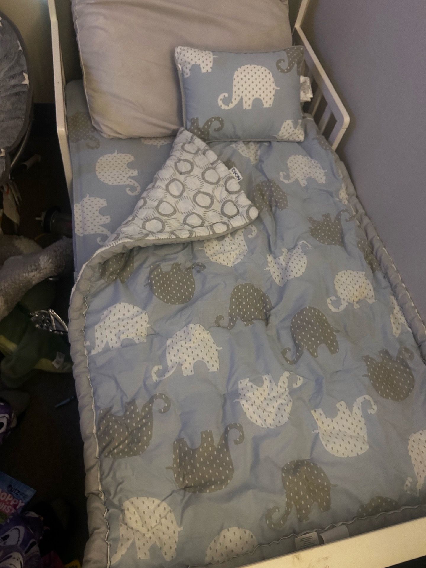 Toddler blue elephant bedding set