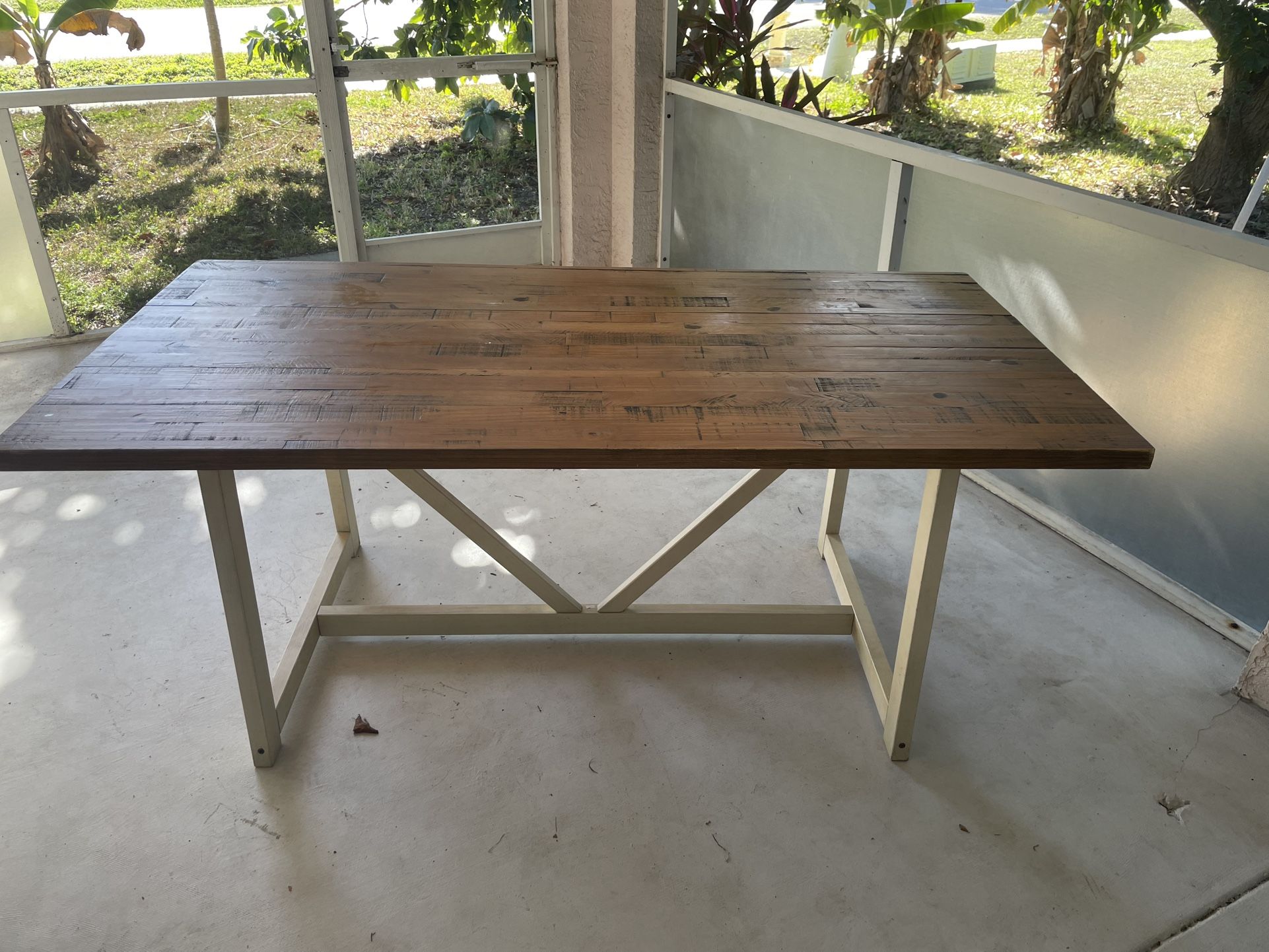 Wood Grain Dinner Table