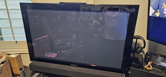 Samsung Plasma TV 42" Perfect For PS3 And XBOX 360