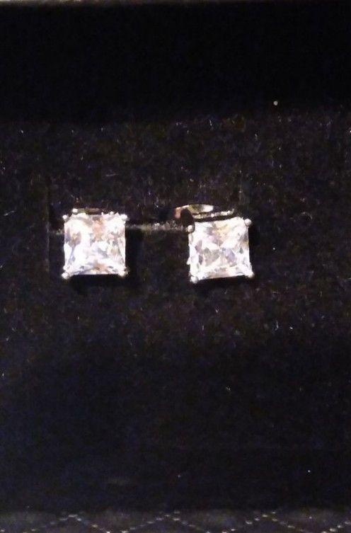 14k White gold 4.00 ct princess cut earrings