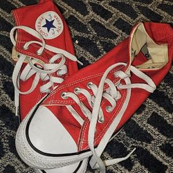 RED CONVERSE