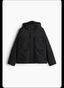 NWT H&M men's size L Large black Windbreaker Jacket top windproof water repellent coat Hood shirt