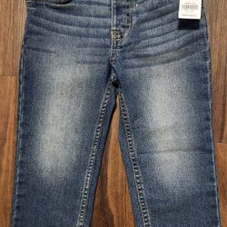 NWT Oshkosh B'gosh Boys 3T Classic Fit Jeans with Snap Button Closure. Sold for $30, asking $15.