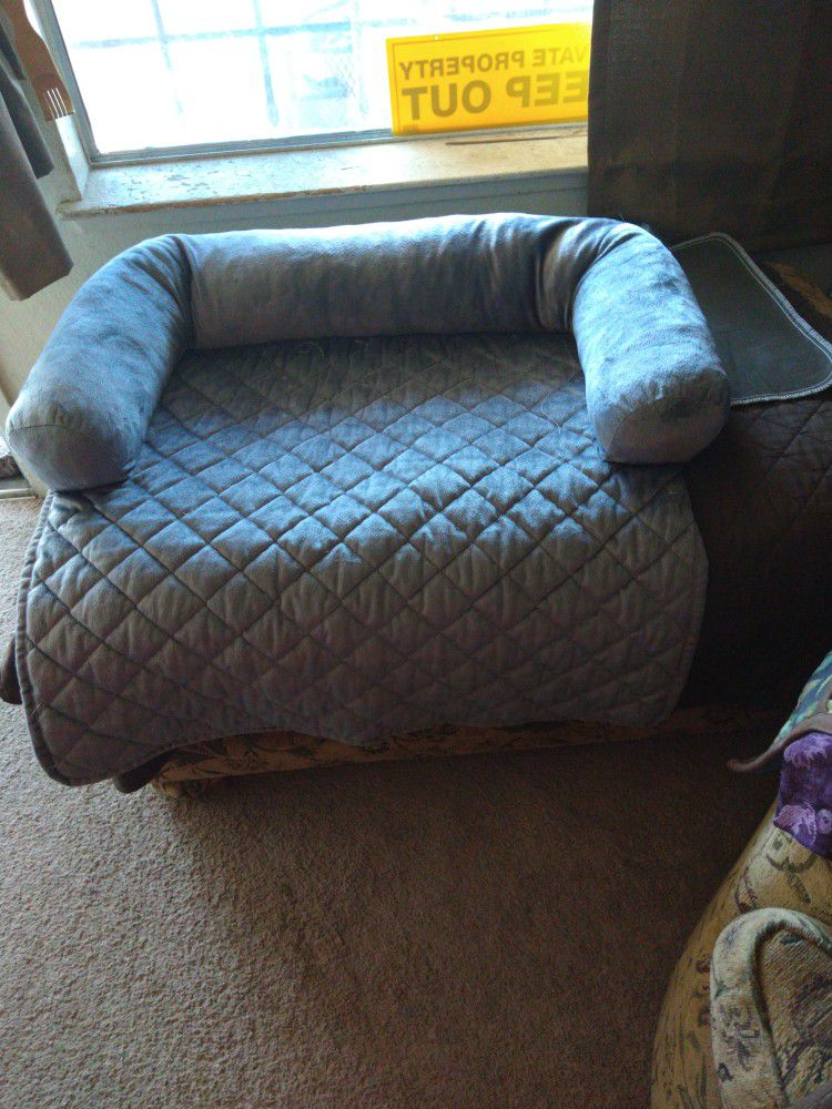 Grey Sofa Dog Bed Stays Nice On Sofa Or Bed