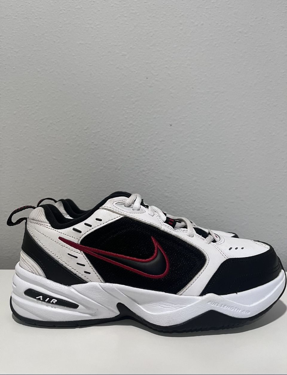 Nike Air Monarch (Size 7.5)
