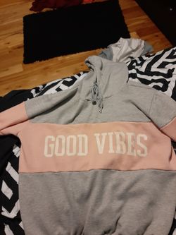 L good vibes hoodie