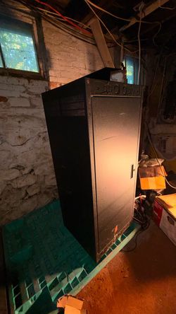 Full-Size Server / Network Rack Cabinet – Heavy Duty