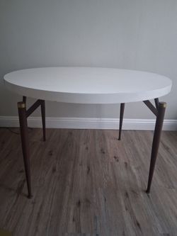 Mid-Century Modern style