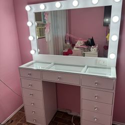  Makeup Vainty With Glass Top 