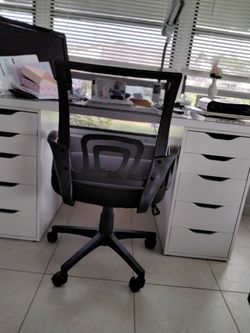 DESK CHAIR
