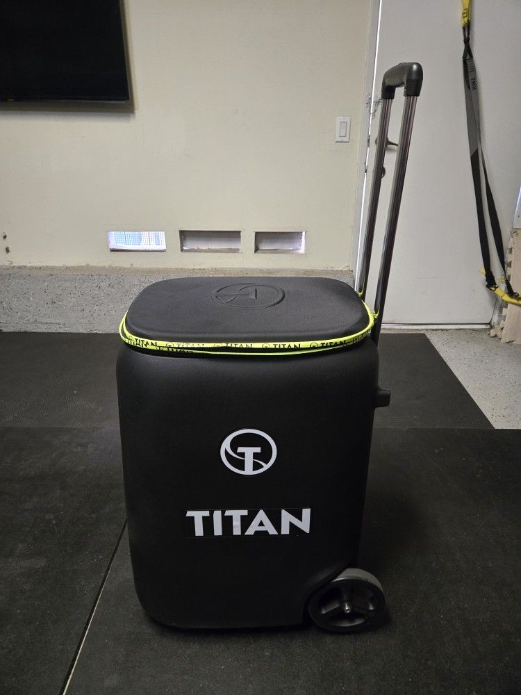 Titan One Pickleball Machine With Charger, Battery & Balls
