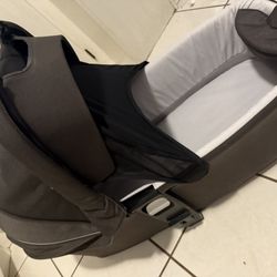 Nuna Bassinet