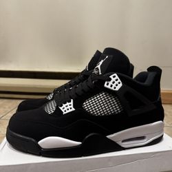 Jordan 4 Thunder