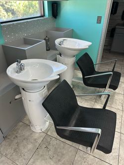 Salon shampoo bowls