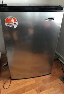 Franklin chef mini fridge