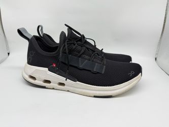 On Cloud easy Black/White Women’s Size 8 Running Walking Shoes