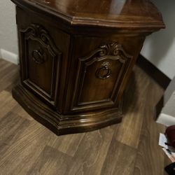 Antique Oak End Table With Storage
