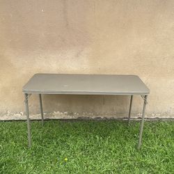 folding table