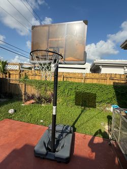 FREE! Portable basketball hoop – pick up only