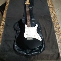 ELECTRIC YAMAHA GUITAR 