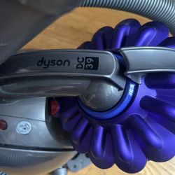 Dyson DC39