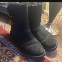 Women UGGS size 6 - $40