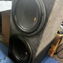 (2) memphis M5 12” subs and box