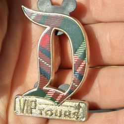 VIP EXCLUSIVE DISNEY PIN VERY RARE