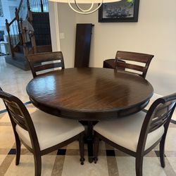 Bernhardt Solid Wood Dining Table with 6 Matching Chairs