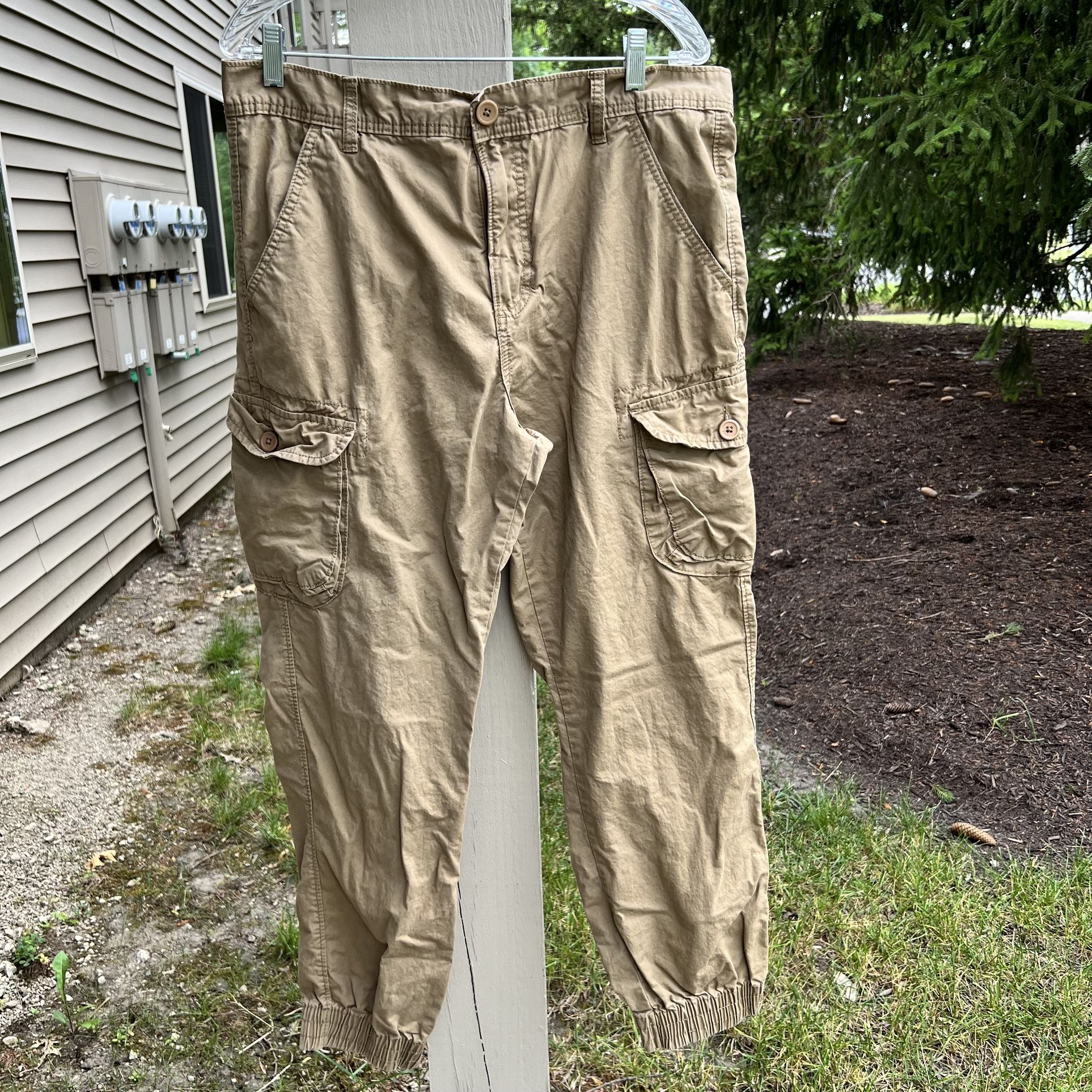 Hollywood The Jean People Men's Cargo Jogger Pants