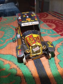 Old Jalopy Car Wind Up Toy