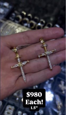 10K 1.5” .33CT Natural Diamonds Cross Pendant