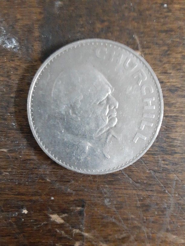 RARE 1965 Winston Churchill And Queen Elizabeth Coin
