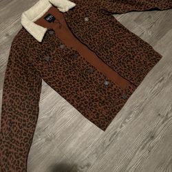 Cheetah Print Denim Jacket With Fur Collar 