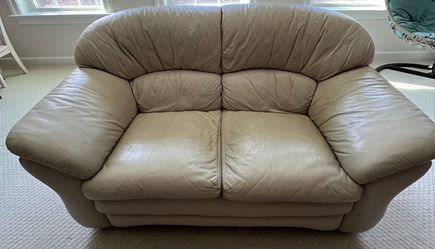 Leather Sofa/Coach Beige/Creme